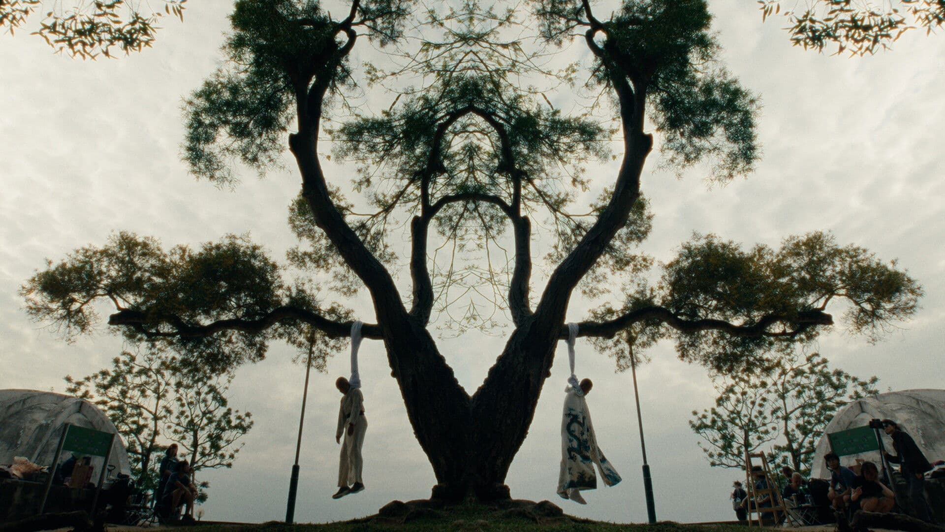 A Missing Scene from Floral Princess: An untold suicide of the last Ming emperor